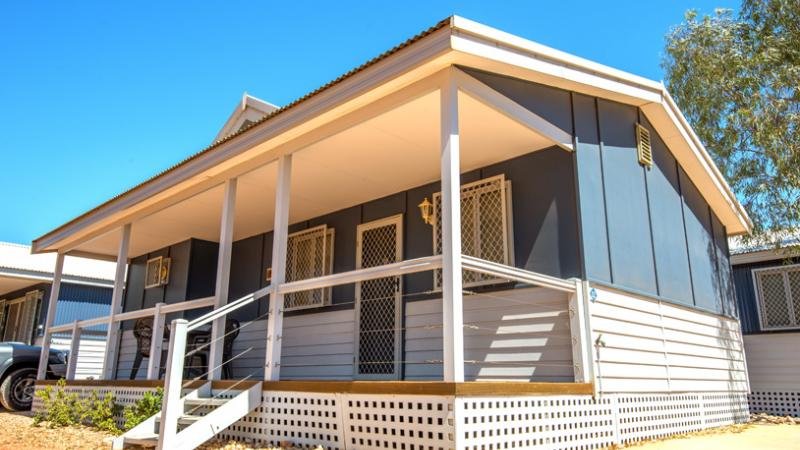 EXMOUTH CAPE HOLIDAY PARK-guestroom-Deluxe Fam Exterior.jpg