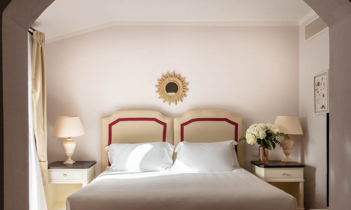 HOTEL IL PELLICANO-guestroom-Junior Suite - Garden View F Bedroom.jpg
