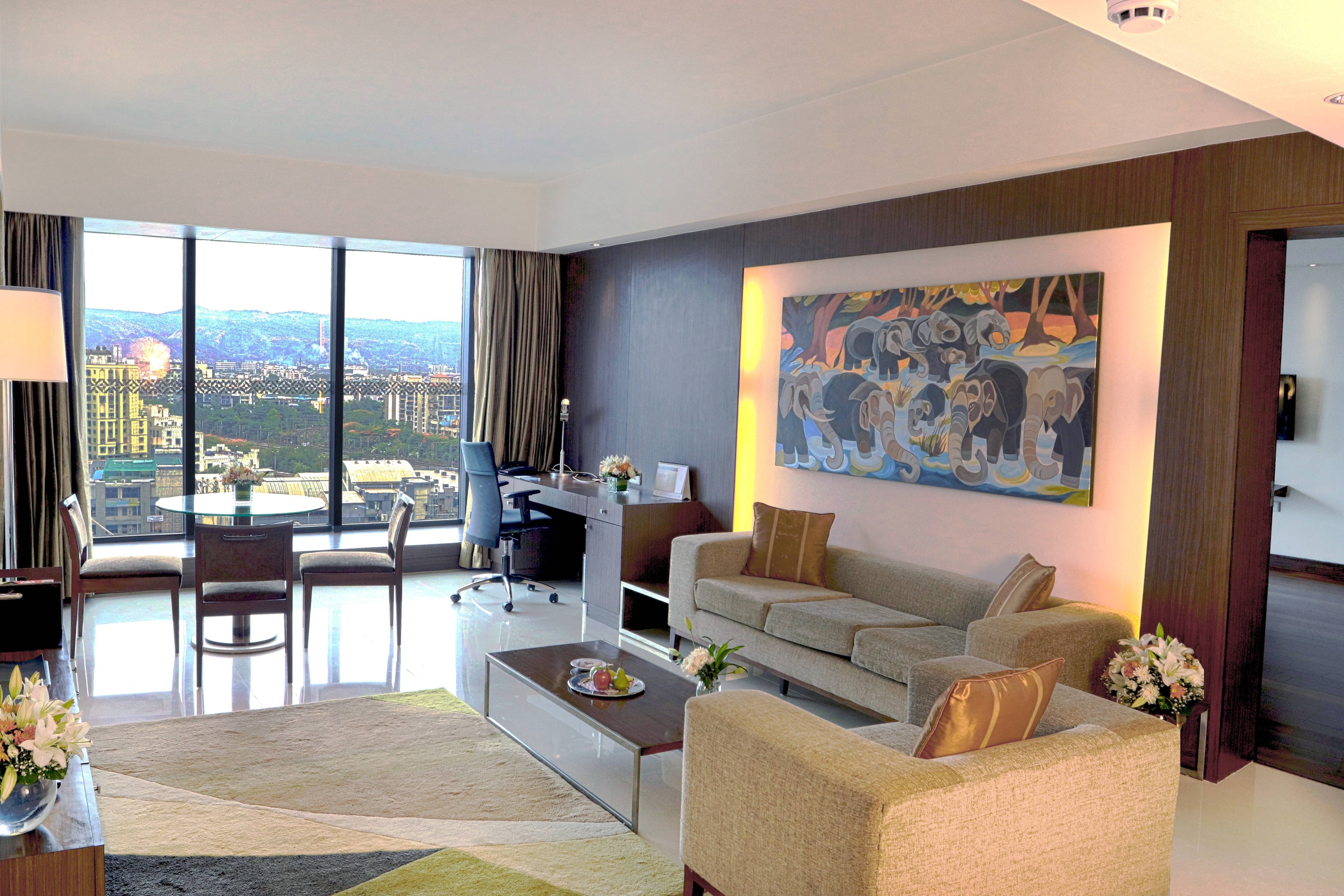 Four Points by Sheraton Navi Mumbai Vashi-guestroom-Premier Suite Room.jpg