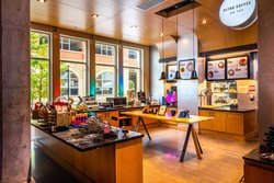  - Aloft Hotel Downtown Louisville - I-65, Exit 136C