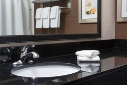  - Fairfield Inn & Suites by Marriott Peru - I-80, Exit 75