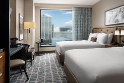  - Hotel Distil Louisville - I-64, Exits 4 & 5B