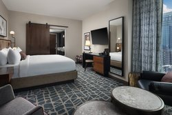  - Hotel Distil Louisville - I-64, Exits 4 & 5B