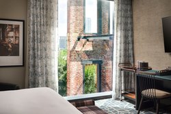  - Hotel Distil Louisville - I-64, Exits 4 & 5B