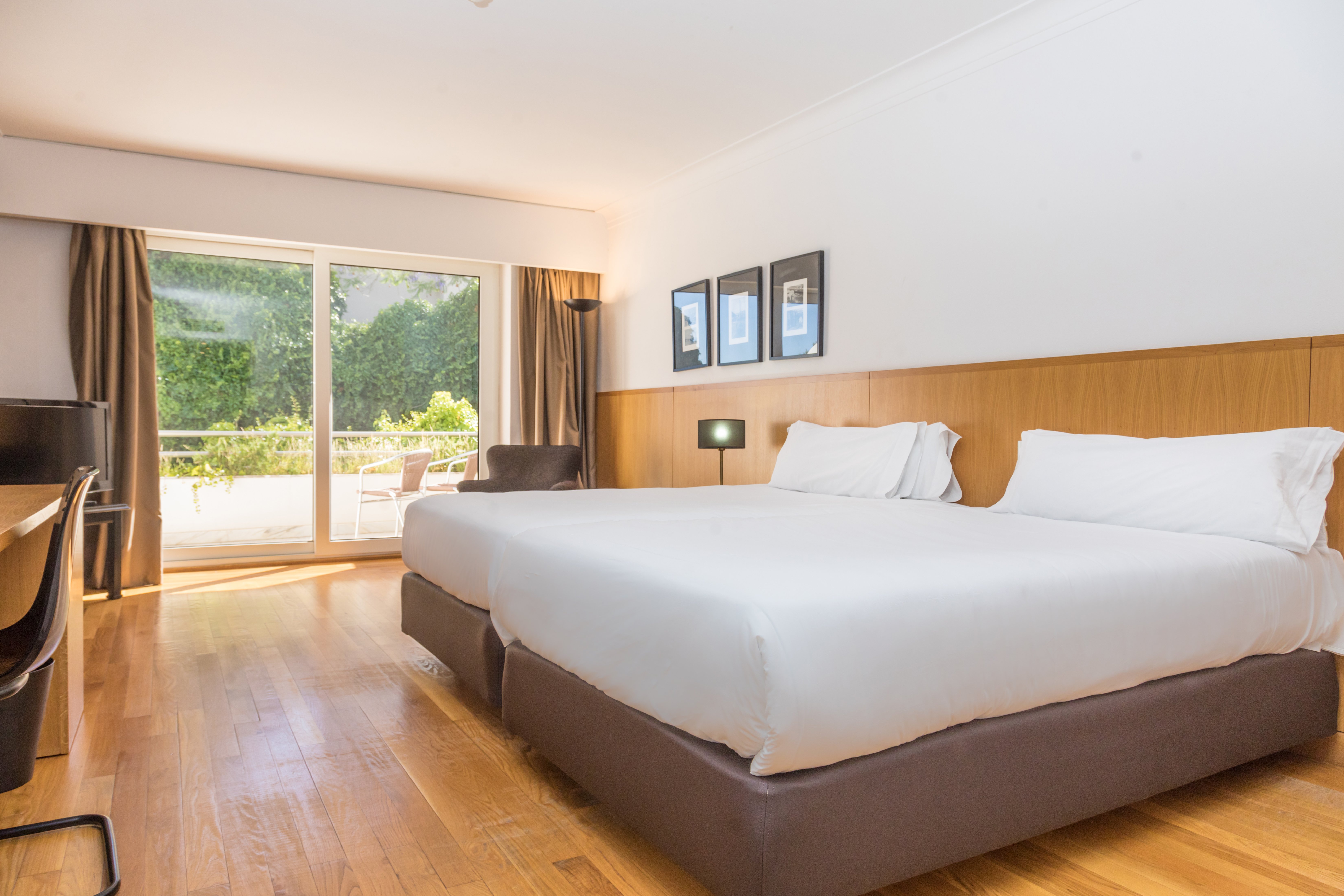 B&B HOTEL SADO SETUBAL-guestroom-TWIN.jpg