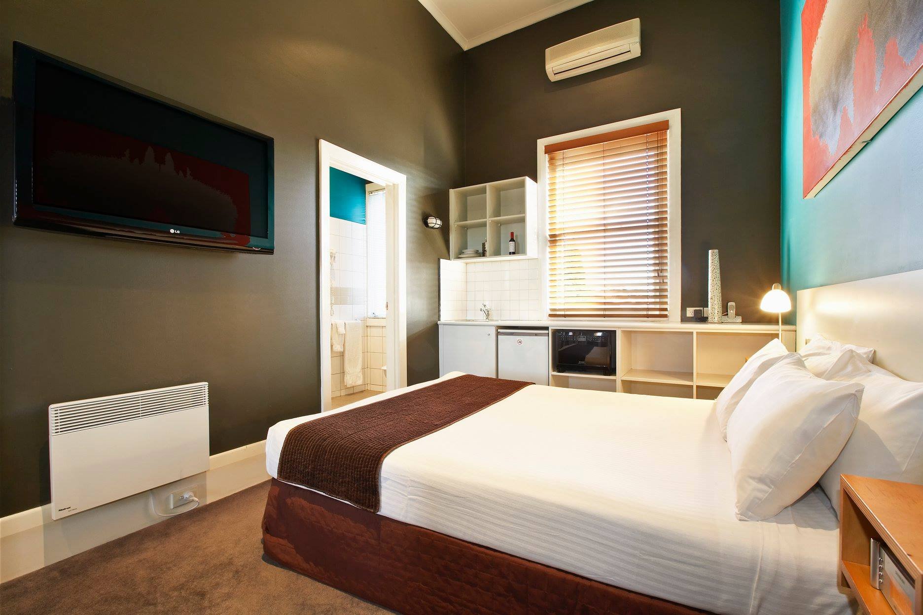 TOLARNO HOTEL-guestroom-Standard Room.jpg