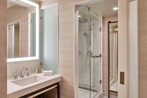 RENAISSANCE DALLAS HOTEL - Photo 19