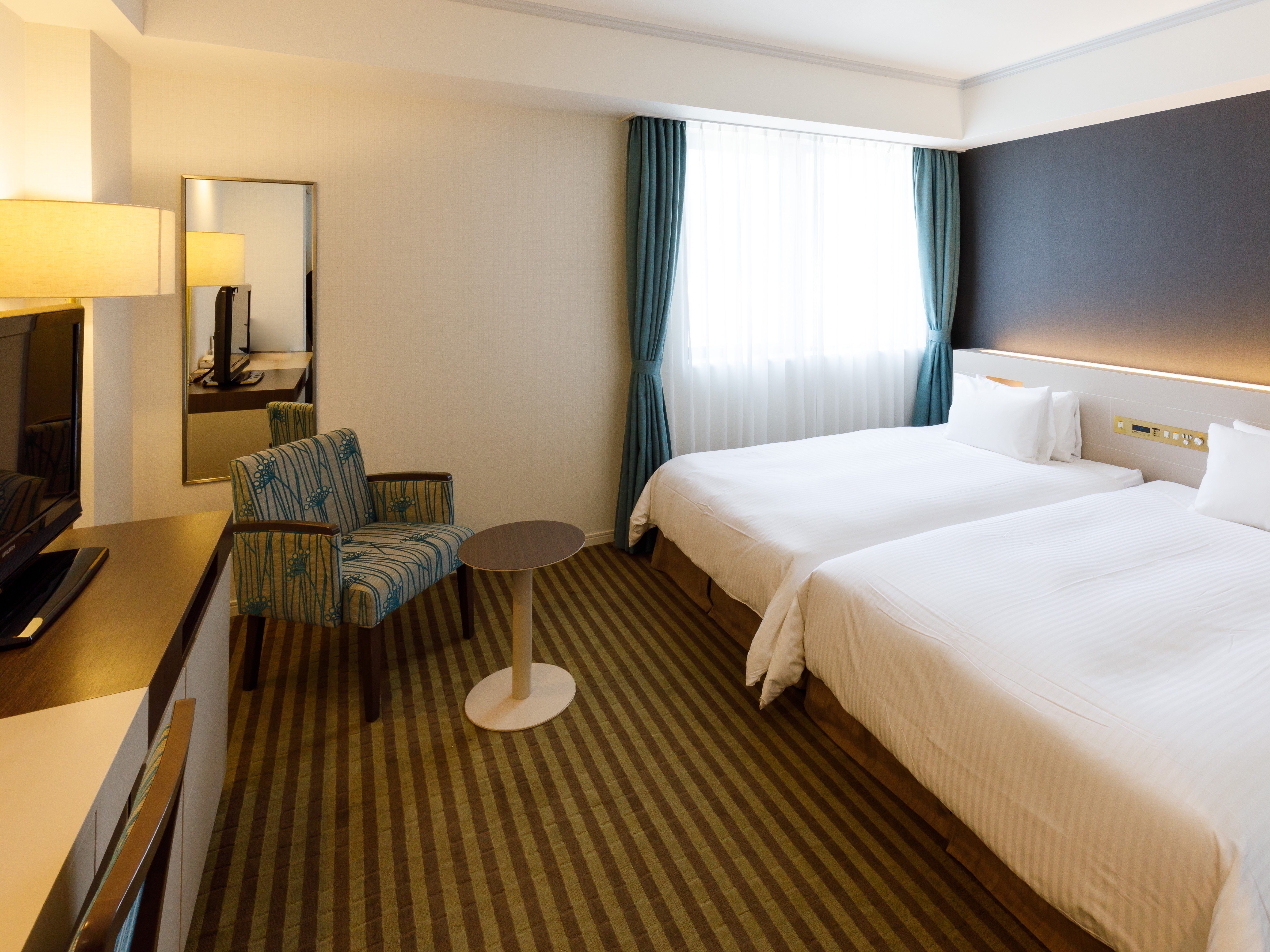 CHISUN GRAND TAKAYAMA-guestroom-Standard Twin.jpg