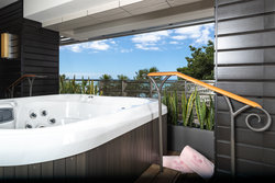  - ESPACIO The Jewel of Waikiki Honolulu