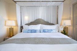  - ESPACIO The Jewel of Waikiki Honolulu