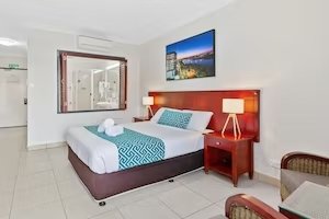 COFFEE HOUSE APARTMENT MOTEL-guestroom-Deluxe Suite.jpg