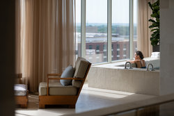  - Four Seasons Hotel Downtown St Louis - I-44, Exits 292 & 292B