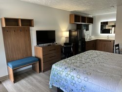  - HomeTowne Studios Georgetown