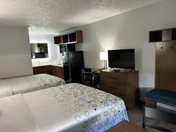  - HomeTowne Studios Georgetown