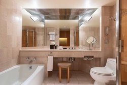  - Metropolitan Hotel Vancouver