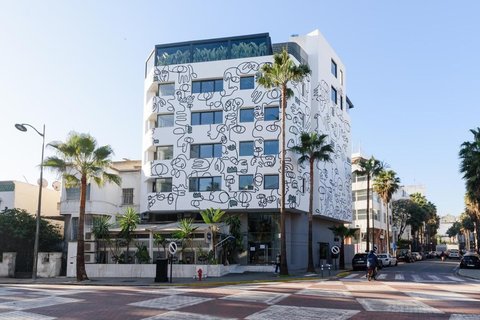 643716 Exterior