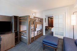  - Courtyard by Marriott Hotel Disneyland Anaheim