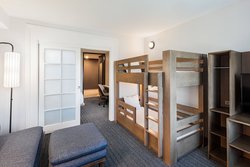  - Courtyard by Marriott Hotel Disneyland Anaheim