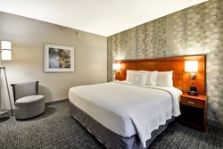  - Courtyard by Marriott Market Center Dallas - I-35, Exit 430B