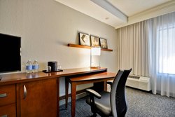  - Courtyard by Marriott Market Center Dallas - I-35, Exit 430B