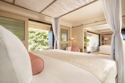  - ESPACIO The Jewel of Waikiki Honolulu