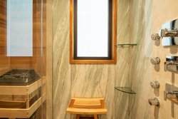  - ESPACIO The Jewel of Waikiki Honolulu