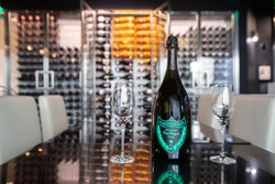  - ESPACIO The Jewel of Waikiki Honolulu