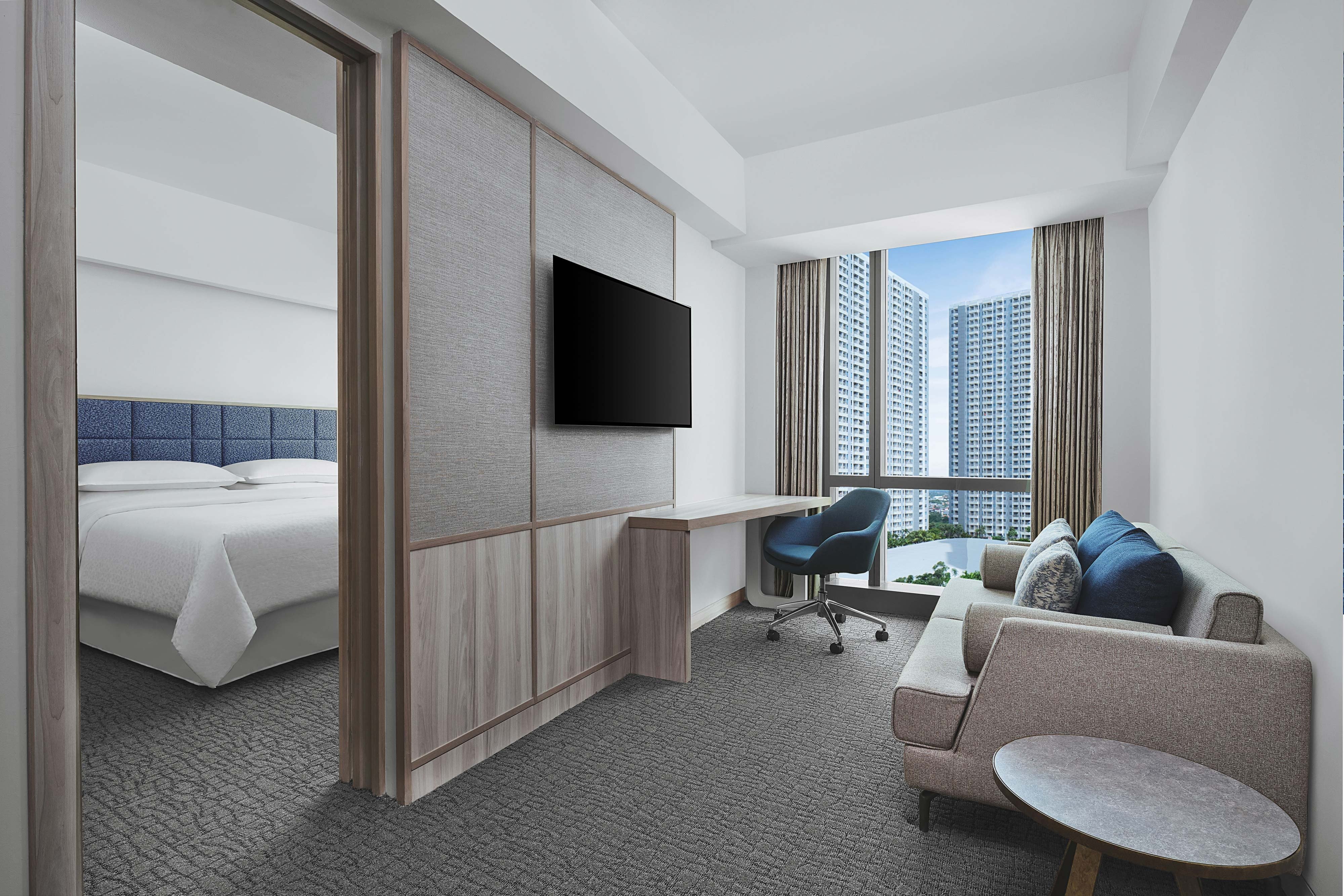 Four Points by Sheraton Surabaya Pakuwon Indah-guestroom-Junior Suite.jpg