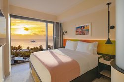  - Moxy Hotel by Marriott South Beach Miami Beach