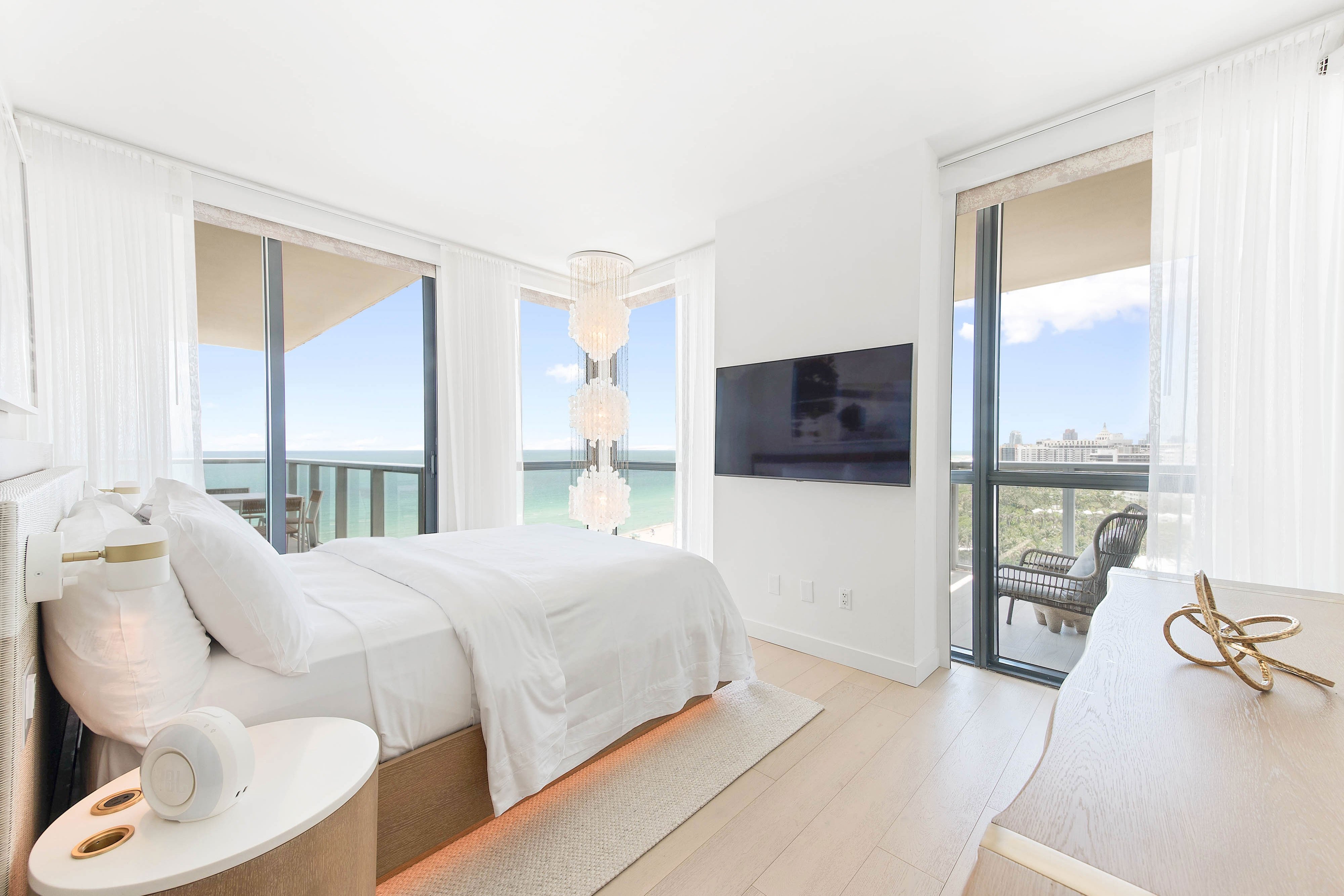 E-Wow Oceanfront Suite - Third Bedroom