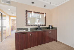  - Harmony Suites Meadowlands Secaucus - I-95, Exit 17