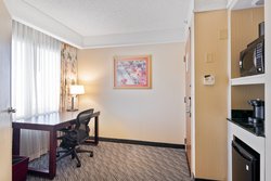  - Harmony Suites Meadowlands Secaucus - I-95, Exit 17