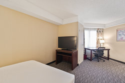  - Harmony Suites Meadowlands Secaucus - I-95, Exit 17