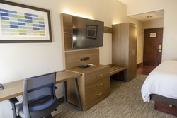  - Holiday Inn Express Marshfield - I-44, Exit 100