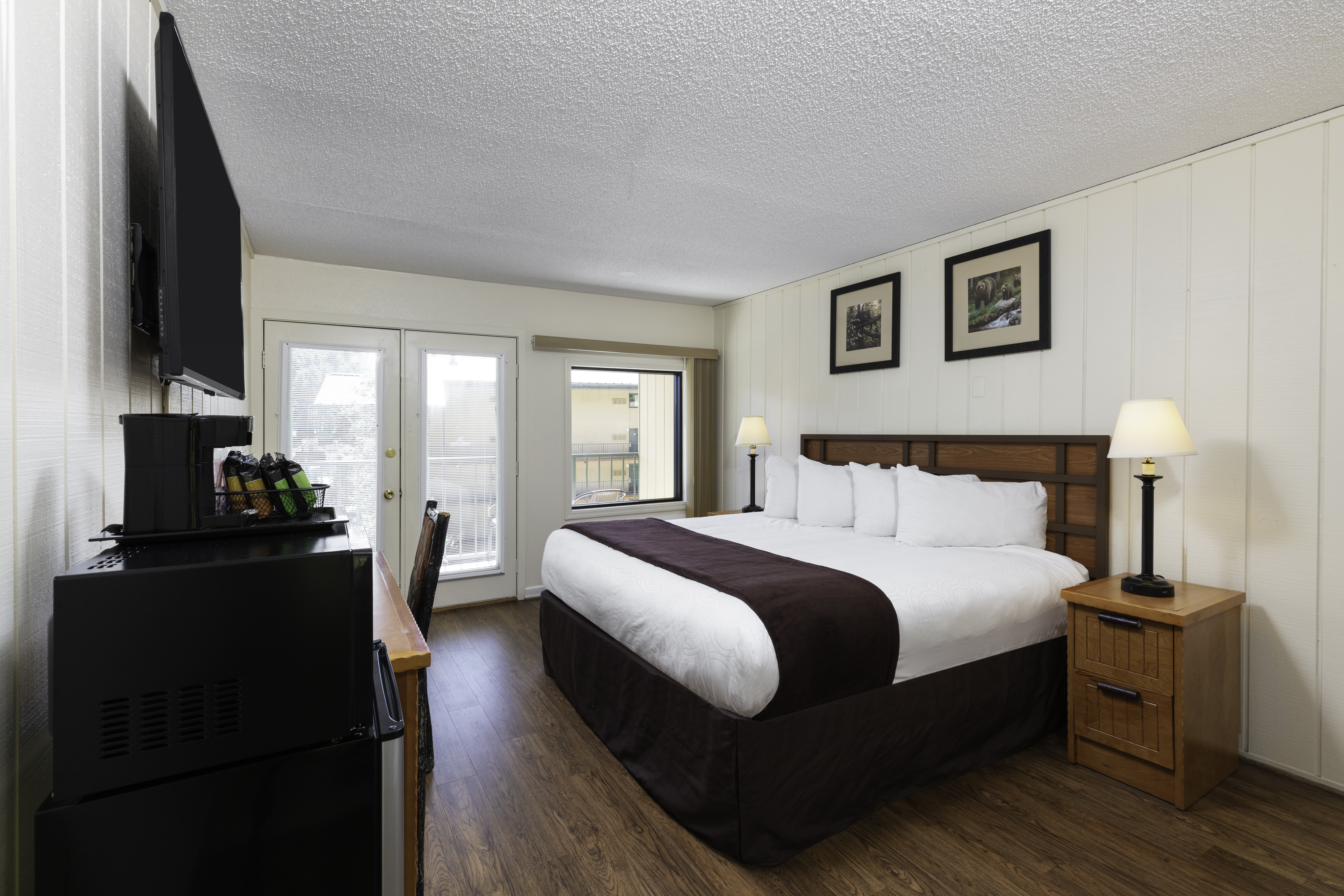 River Terrace Resort Conv Cntr-guestroom-Signature King Room.jpg