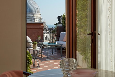 THE ST REGIS VENICE - Photo 72