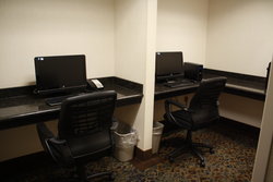  - Holiday Inn Express & Suites Morton - I-74, Exit 102