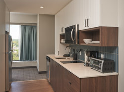  - Staybridge Suites Downtown Wilmington - I-95, Exit 7