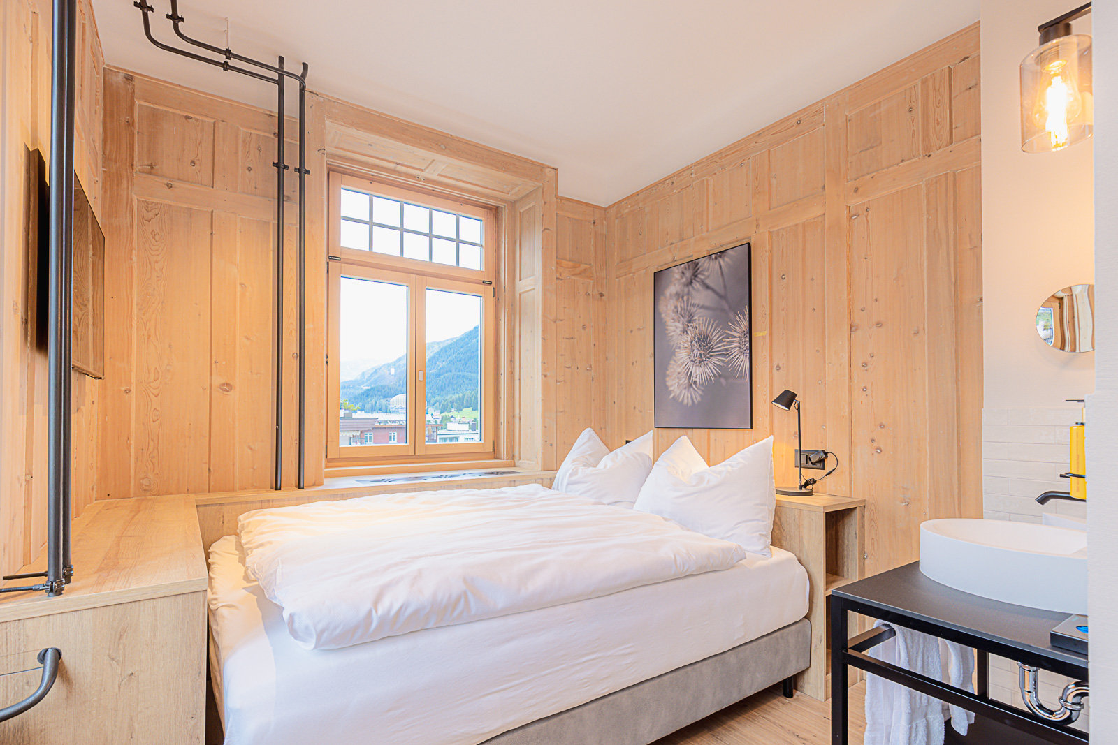TOP ALPINE INN DAVOS DORF-guestroom-Alpine cosy double room - TOP ALPINE INN Davos Dorf.jpg