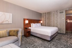  - Courtyard by Marriott Hotel Newark