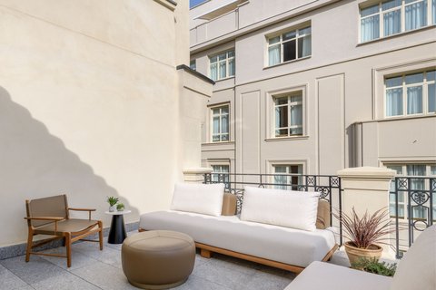 JW MARRIOTT HOTEL MADRID - Photo 75