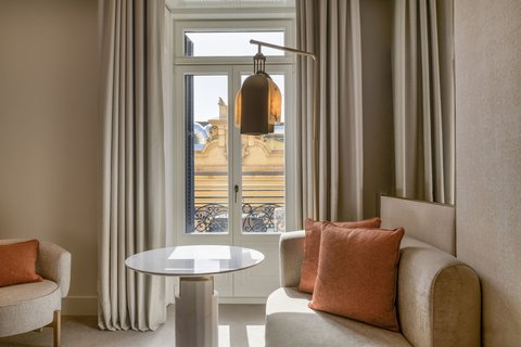 JW MARRIOTT HOTEL MADRID - Photo 50