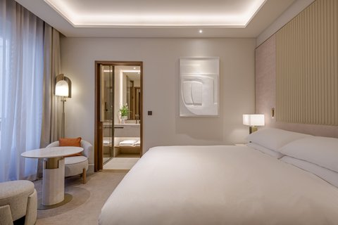 JW MARRIOTT HOTEL MADRID - Photo 60