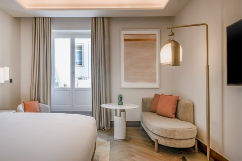 JW MARRIOTT HOTEL MADRID - Photo 57