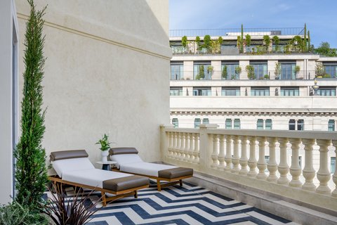 JW MARRIOTT HOTEL MADRID - Photo 76