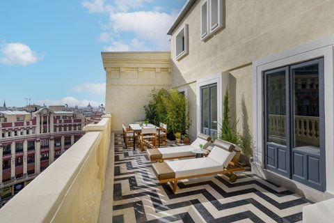 JW MARRIOTT HOTEL MADRID - Photo 77