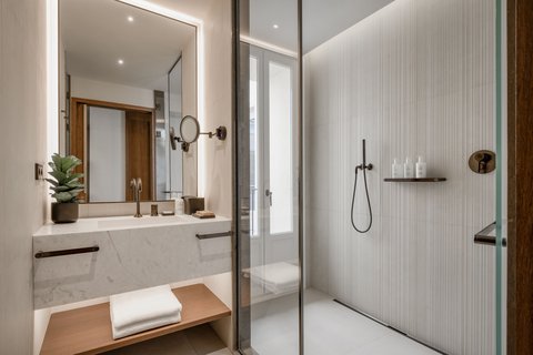 JW MARRIOTT HOTEL MADRID - Photo 119