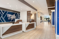  - Holiday Inn Express & Suites Ukiah