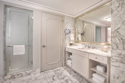  - Ritz-Carlton Hotel Coconut Grove