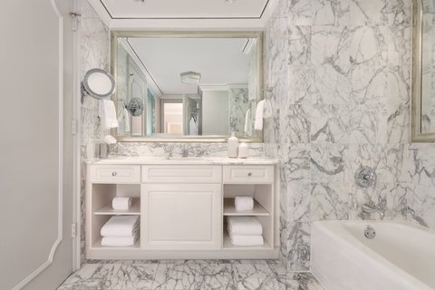 THE RITZ-CARLTON COCONUT GROVE MIAMI - Photo 33